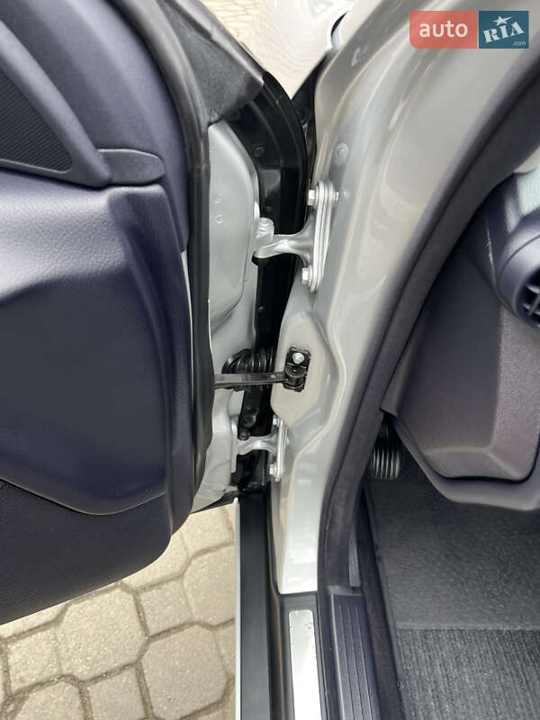 Седан Mercedes-Benz C-Class 2005 в Надвірній