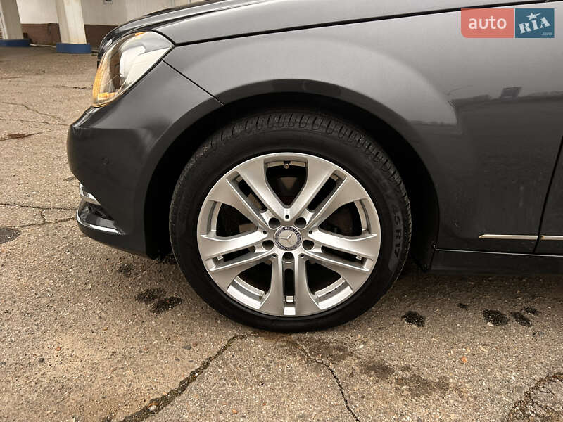 Универсал Mercedes-Benz C-Class 2013 в Одессе