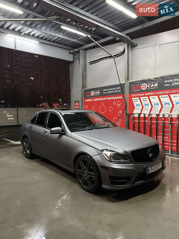 Седан Mercedes-Benz C-Class 2011 в Киеве