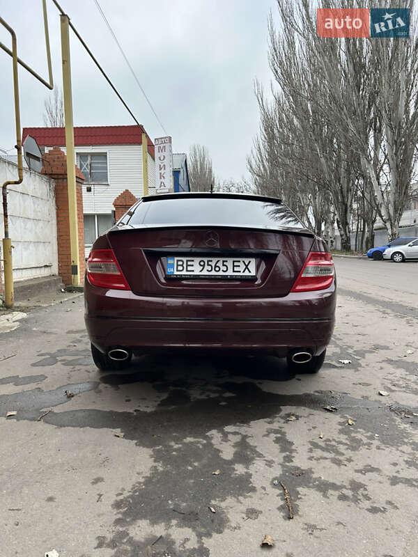 Седан Mercedes-Benz C-Class 2007 в Николаеве
