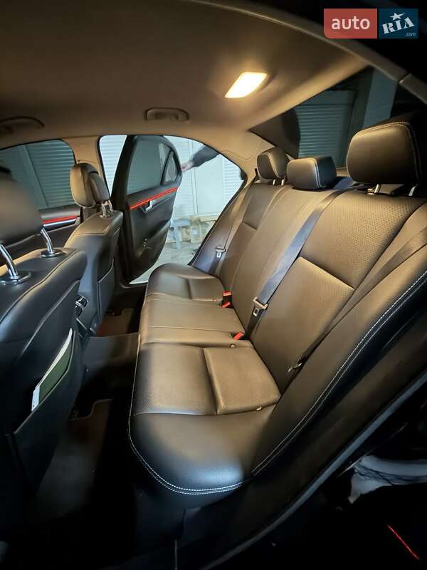Седан Mercedes-Benz C-Class 2007 в Киеве