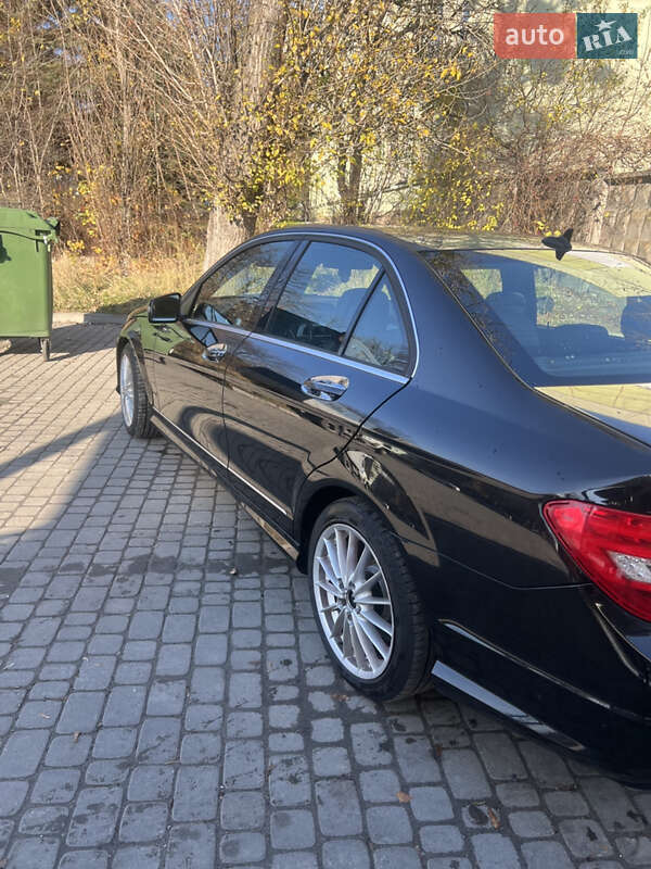 Седан Mercedes-Benz C-Class 2012 в Львове