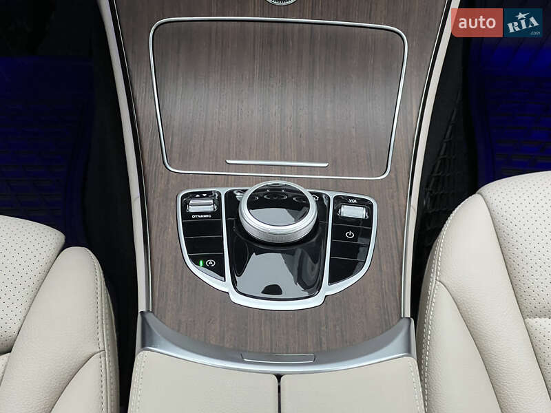 Седан Mercedes-Benz C-Class 2020 в Киеве