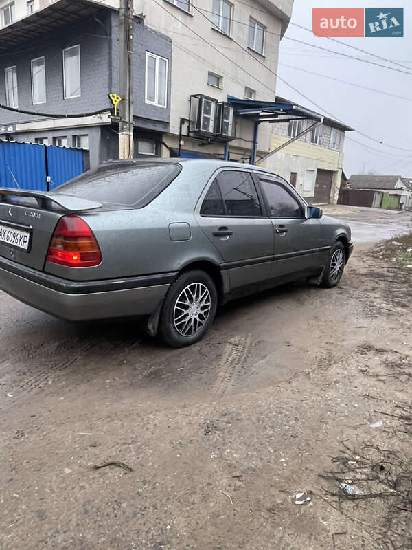 Седан Mercedes-Benz C-Class 1994 в Харькове фото 3 Седан Mercedes-Benz C-Class 1994 в Харькове