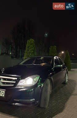 Седан Mercedes-Benz C-Class 2013 в Львове