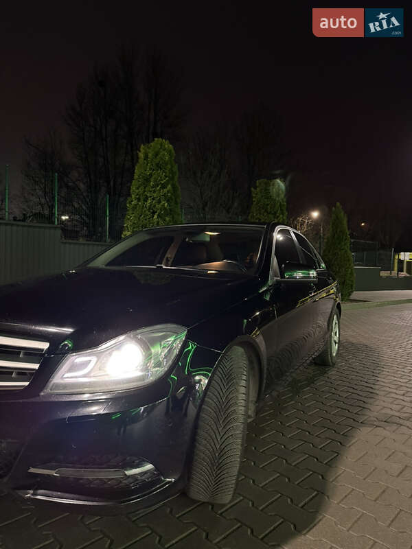 Седан Mercedes-Benz C-Class 2013 в Львове