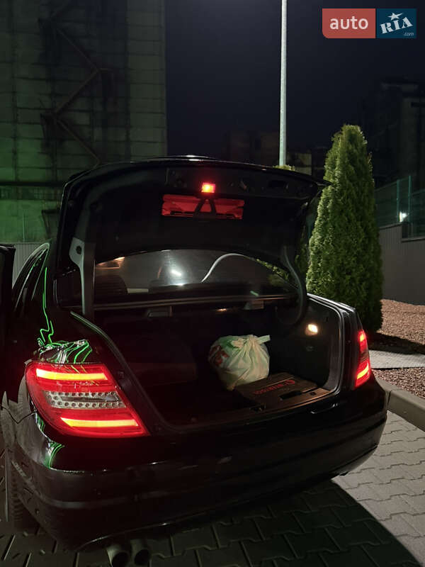 Седан Mercedes-Benz C-Class 2013 в Львове