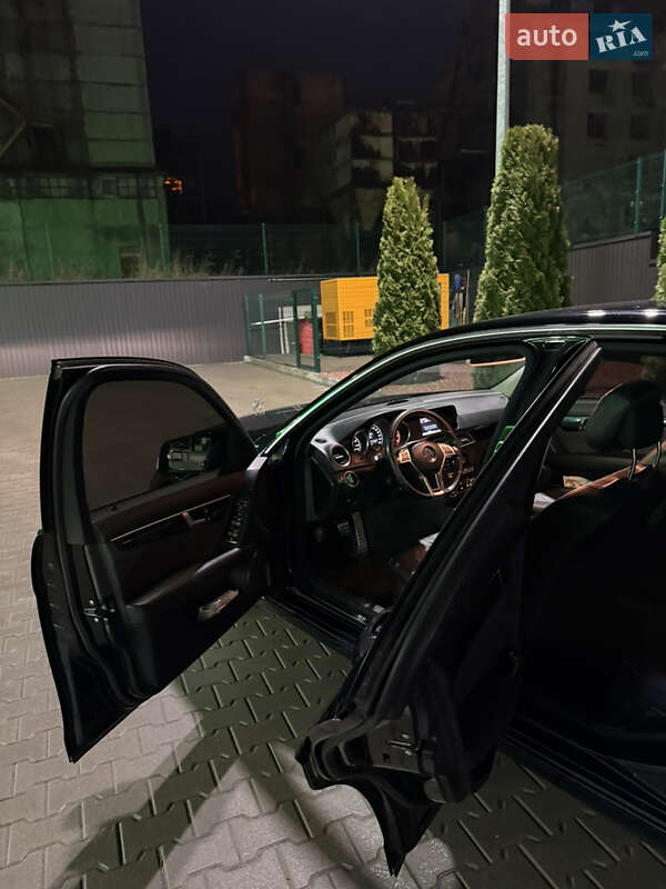 Седан Mercedes-Benz C-Class 2013 в Львове