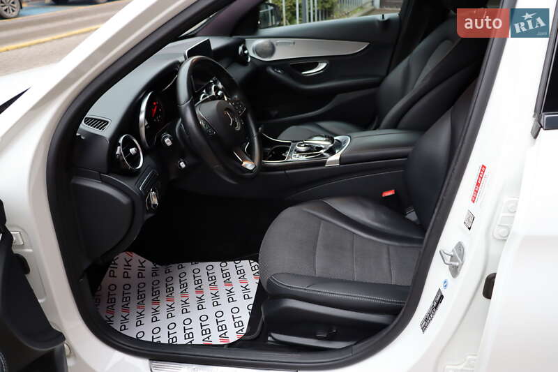 Седан Mercedes-Benz C-Class 2014 в Львове