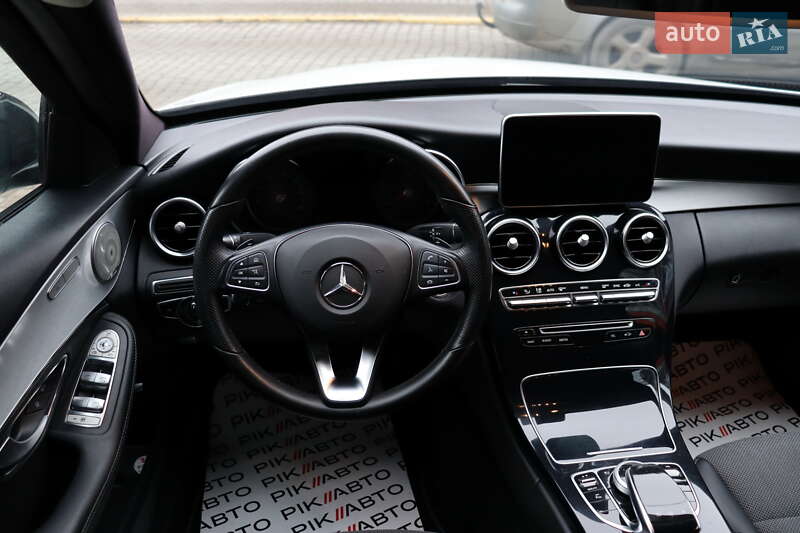 Седан Mercedes-Benz C-Class 2014 в Львове