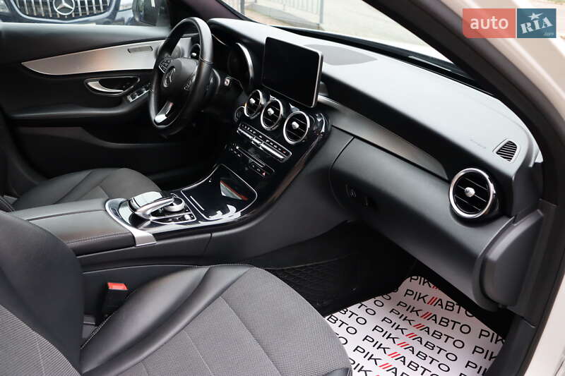 Седан Mercedes-Benz C-Class 2014 в Львове