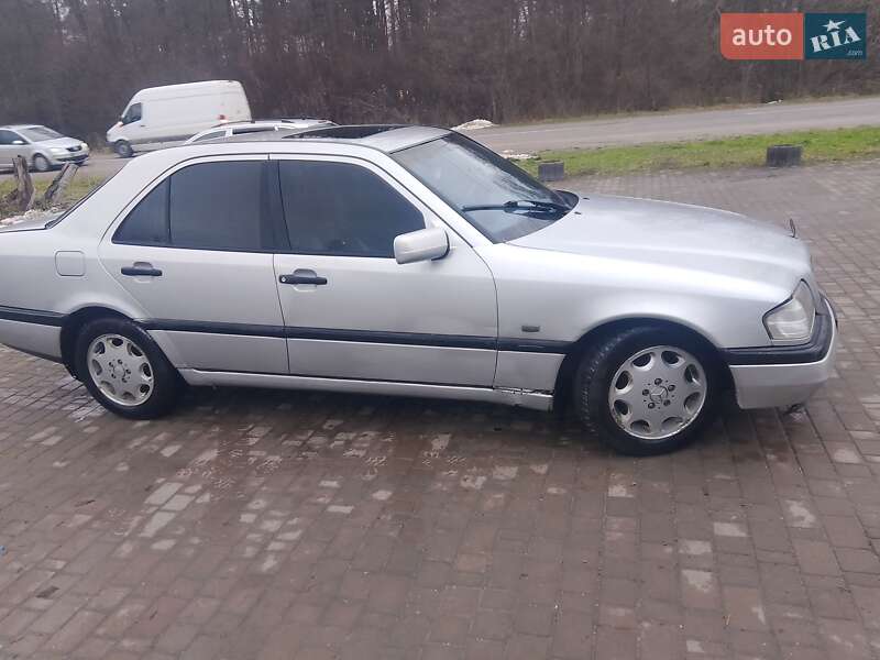 Седан Mercedes-Benz C-Class 1995 в Яворове