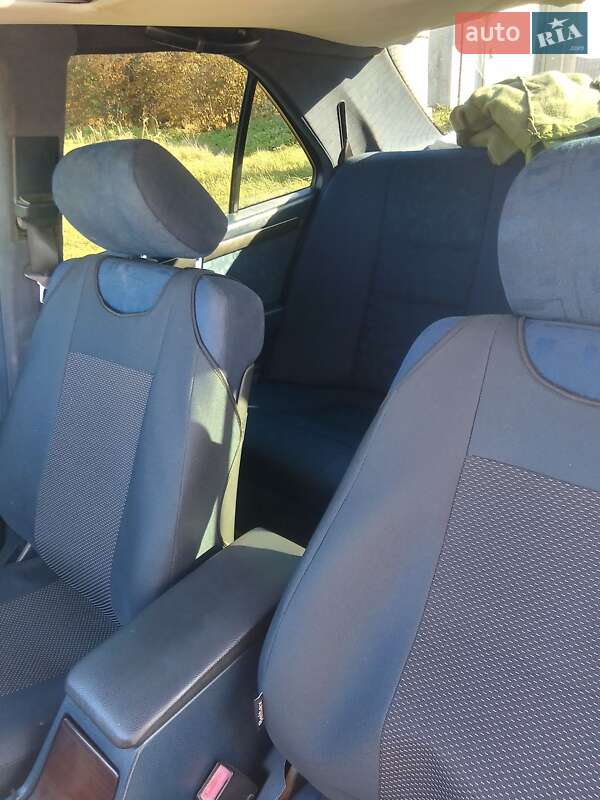 Седан Mercedes-Benz C-Class 1995 в Яворове