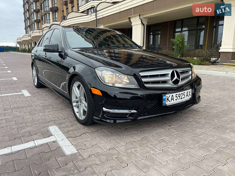 Седан Mercedes-Benz C-Class 2011 в Києві
