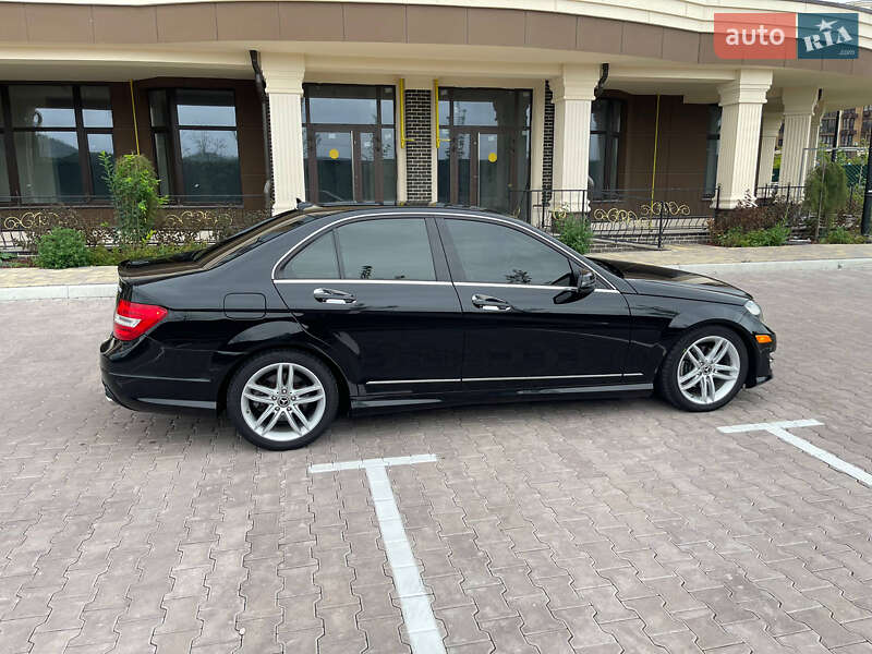 Седан Mercedes-Benz C-Class 2011 в Києві