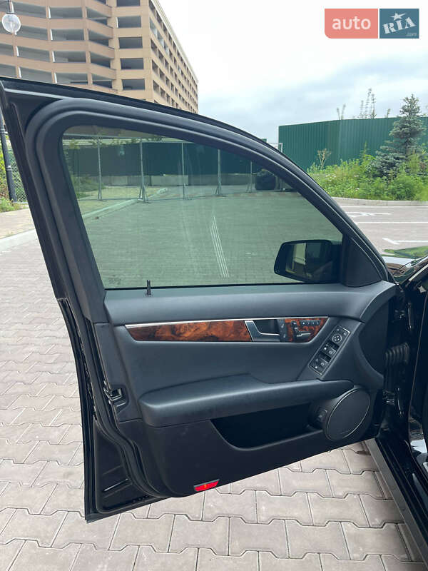 Седан Mercedes-Benz C-Class 2011 в Києві