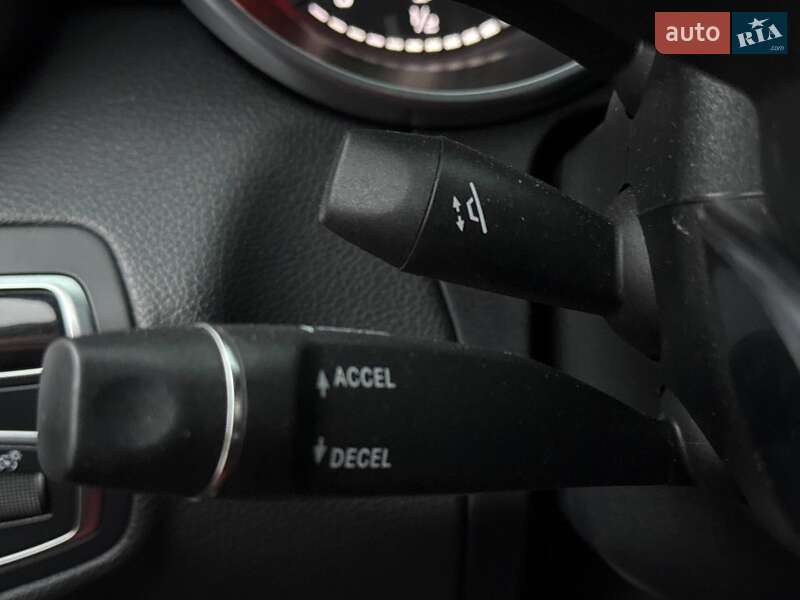 Седан Mercedes-Benz C-Class 2016 в Києві фото 27 Седан Mercedes-Benz C-Class 2016 в Києві