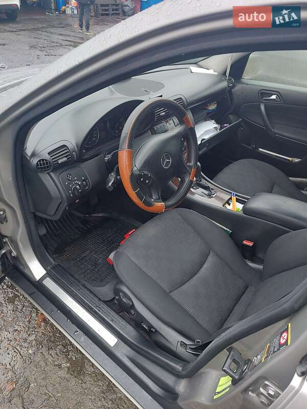 Универсал Mercedes-Benz C-Class 2005 в Киеве фото 9 Универсал Mercedes-Benz C-Class 2005 в Киеве