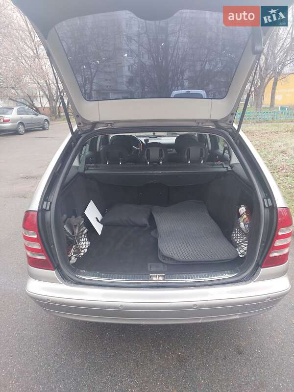 Универсал Mercedes-Benz C-Class 2005 в Киеве фото 13 Универсал Mercedes-Benz C-Class 2005 в Киеве