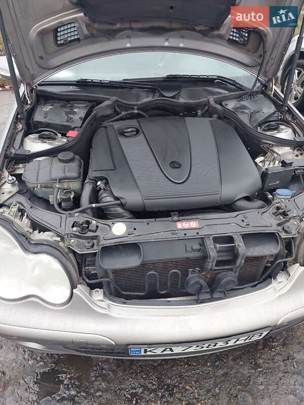 Универсал Mercedes-Benz C-Class 2005 в Киеве фото 17 Универсал Mercedes-Benz C-Class 2005 в Киеве