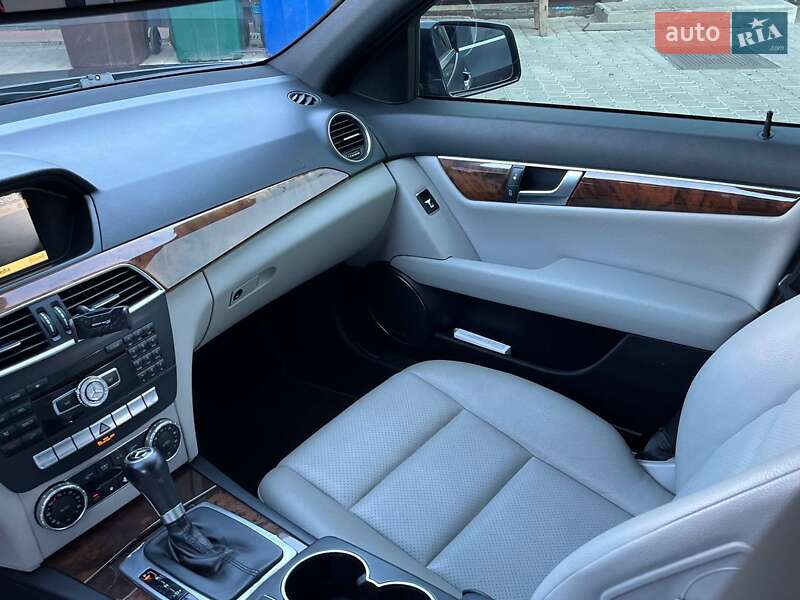 Седан Mercedes-Benz C-Class 2012 в Белой Церкви