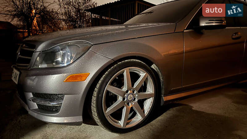 Седан Mercedes-Benz C-Class 2014 в Днепре