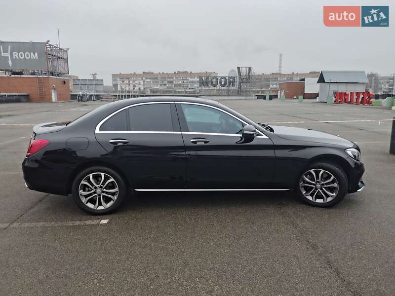 Седан Mercedes-Benz C-Class 2016 в Киеве