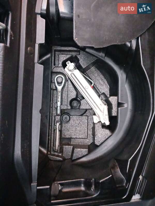 Купе Mercedes-Benz C-Class 2001 в Львове фото 27 Купе Mercedes-Benz C-Class 2001 в Львове