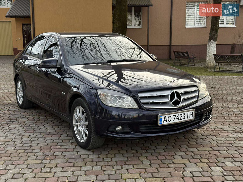 Mercedes-Benz C-Class 2010