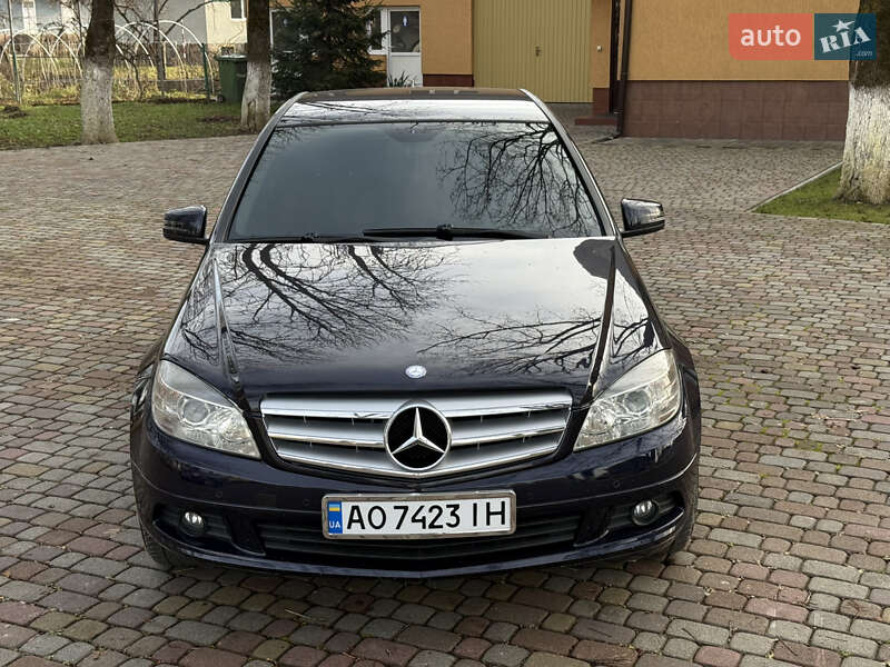 Седан Mercedes-Benz C-Class 2010 в Тячеве