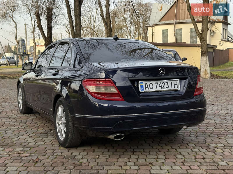 Седан Mercedes-Benz C-Class 2010 в Тячеве
