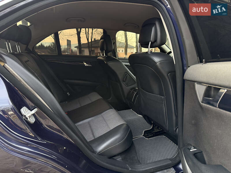 Седан Mercedes-Benz C-Class 2010 в Тячеве