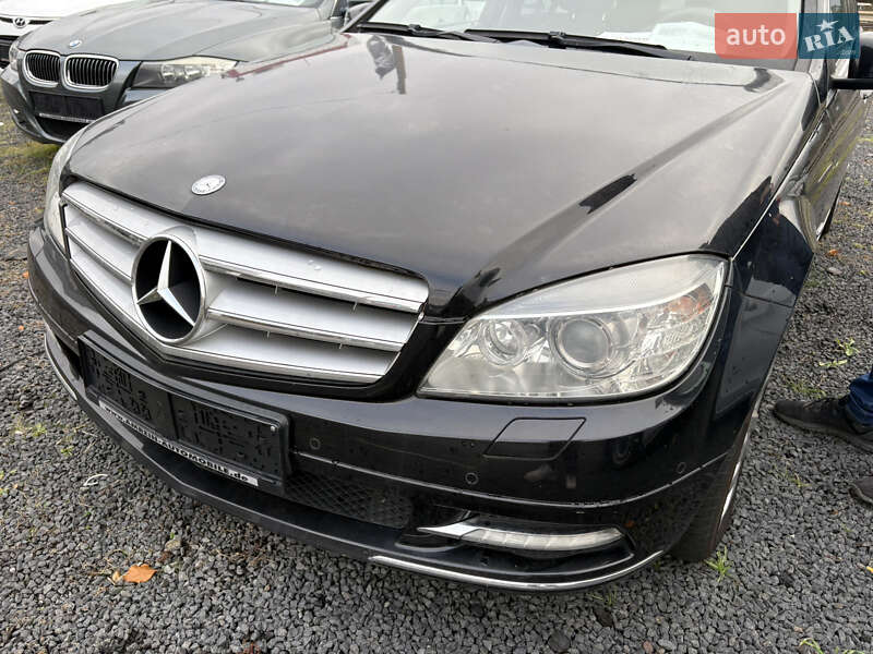 Универсал Mercedes-Benz C-Class 2010 в Сарнах