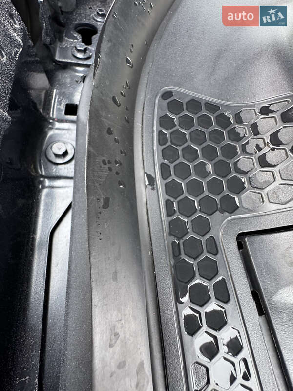 Седан Mercedes-Benz C-Class 2016 в Львове фото 26 Седан Mercedes-Benz C-Class 2016 в Львове