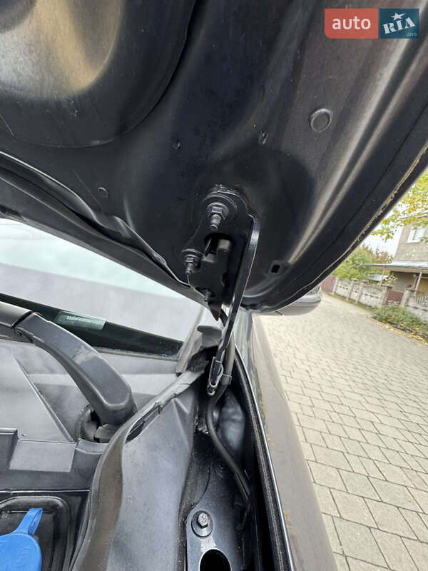 Седан Mercedes-Benz C-Class 2016 в Львове фото 30 Седан Mercedes-Benz C-Class 2016 в Львове