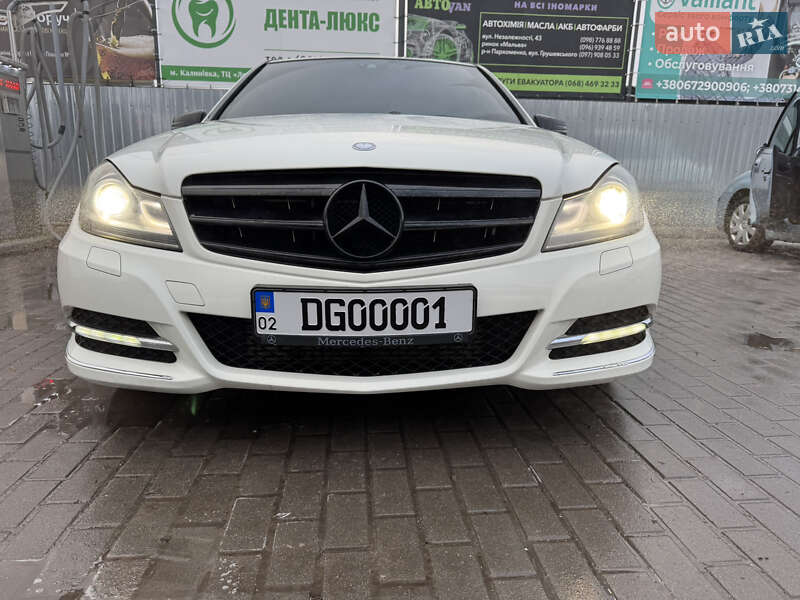 Mercedes-Benz C-Class 2011