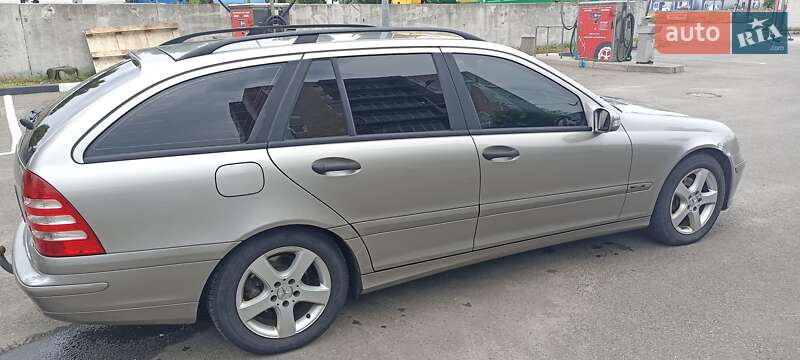 Универсал Mercedes-Benz C-Class 2004 в Киеве