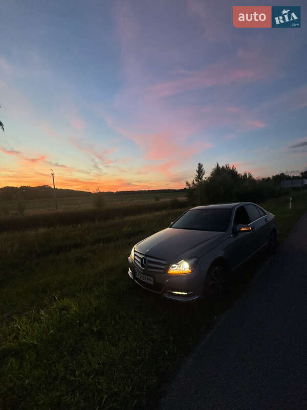Седан Mercedes-Benz C-Class 2013 в Киеве