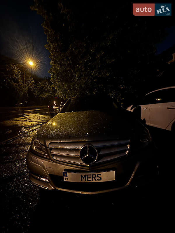 Седан Mercedes-Benz C-Class 2013 в Киеве