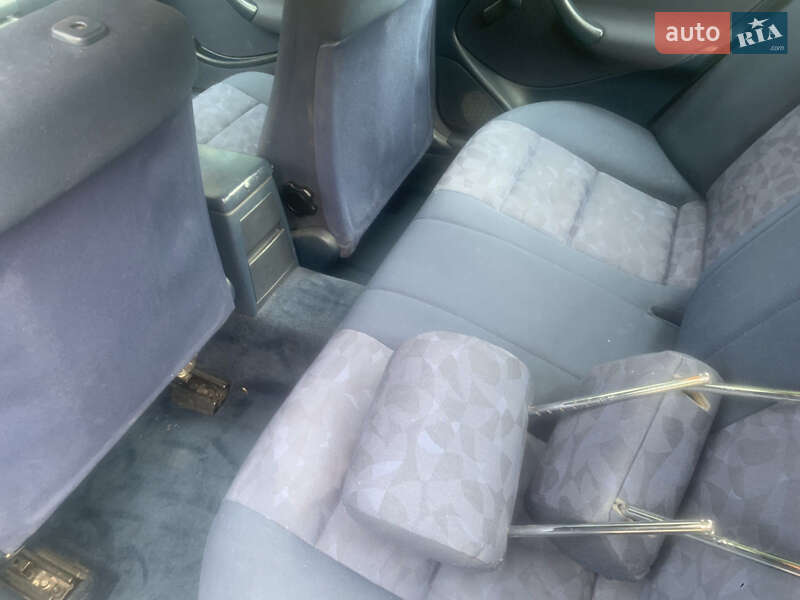 Седан Mercedes-Benz C-Class 1997 в Красном