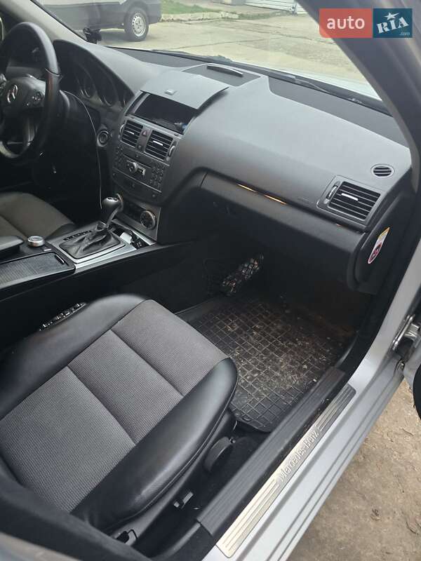 Универсал Mercedes-Benz C-Class 2009 в Новоднестровске фото 8 Универсал Mercedes-Benz C-Class 2009 в Новоднестровске