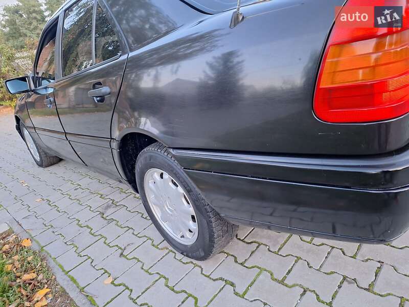 Седан Mercedes-Benz C-Class 1994 в Чернівцях фото 10 Седан Mercedes-Benz C-Class 1994 в Чернівцях