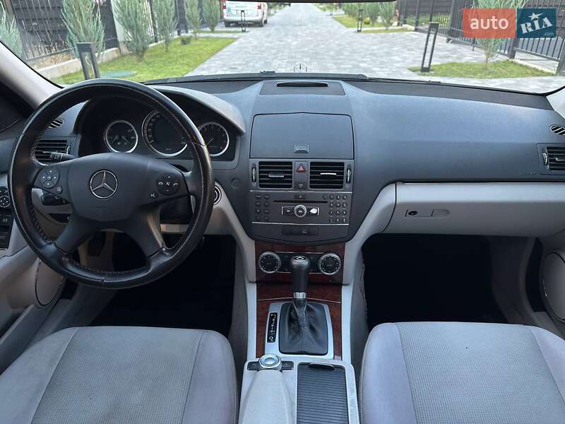 Седан Mercedes-Benz C-Class 2010 в Киеве