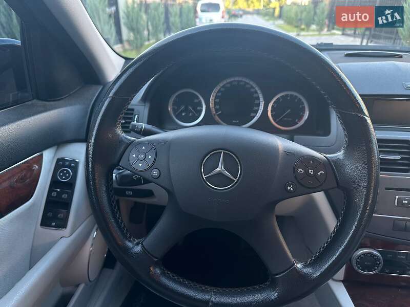 Седан Mercedes-Benz C-Class 2010 в Киеве