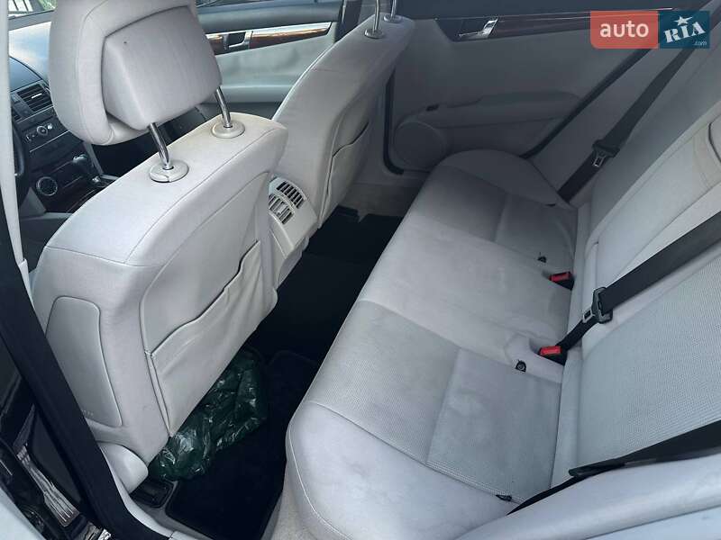 Седан Mercedes-Benz C-Class 2010 в Киеве