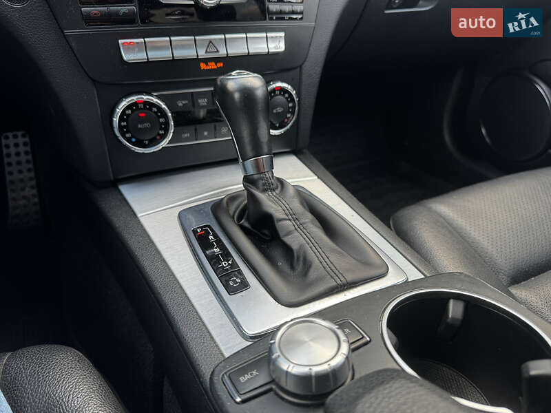 Седан Mercedes-Benz C-Class 2011 в Киеве