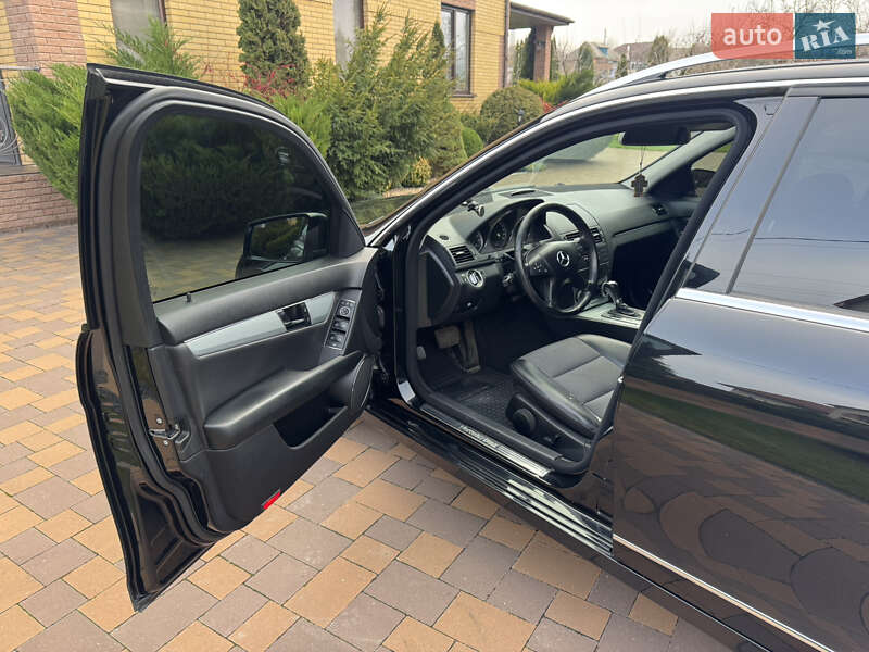 Универсал Mercedes-Benz C-Class 2010 в Барышевке