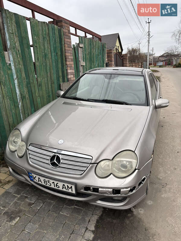 Купе Mercedes-Benz C-Class 2005 в Борисполе фото Купе Mercedes-Benz C-Class 2005 в Борисполе