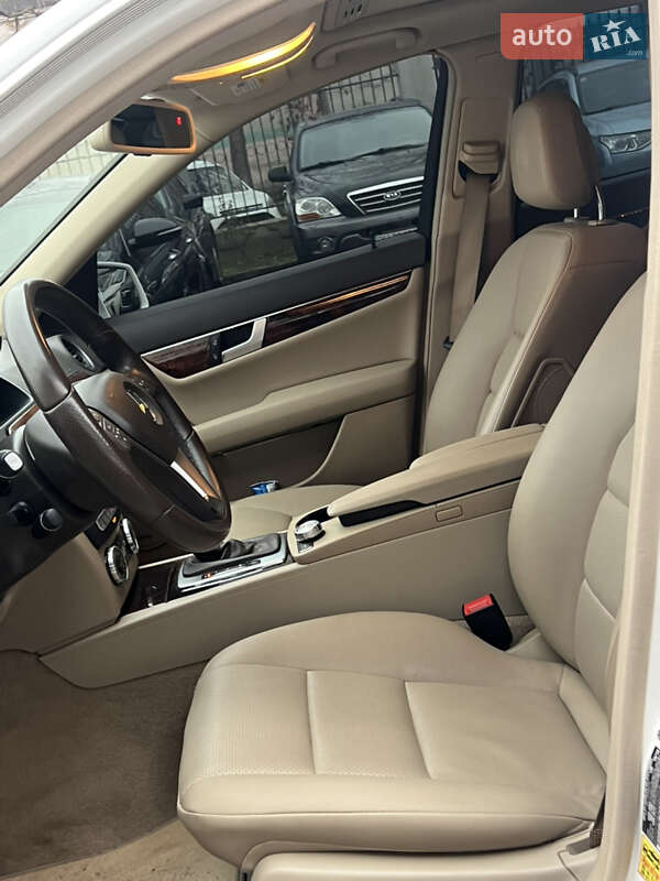 Седан Mercedes-Benz C-Class 2013 в Одесі фото 33 Седан Mercedes-Benz C-Class 2013 в Одесі