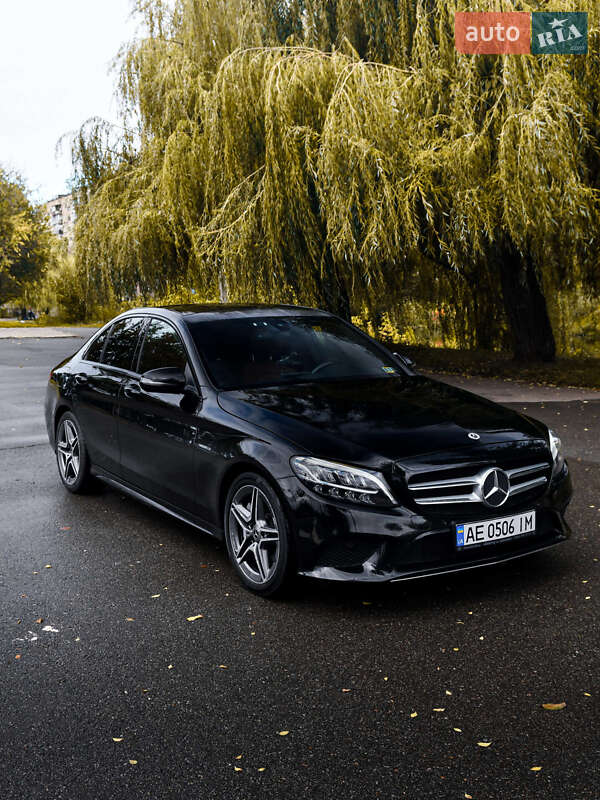 Mercedes-Benz C-Class 2019